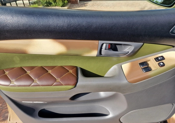 Toyota Land Cruiser cena 124000 przebieg: 220000, rok produkcji 2007 z Brzeziny małe 781